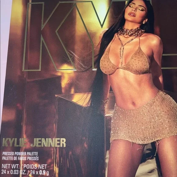 Kylie Cosmetics 24K Pressed Powder Palette. - Picture 6 of 7